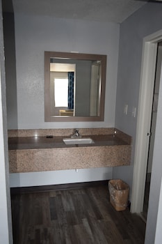 Room, 1 King Bed, Non Smoking, Hot Tub