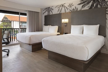 Deluxe Room, 2 Queen Beds, Courtyard View
