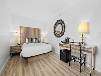 Essential Room 1 Queen bed- No Balcony