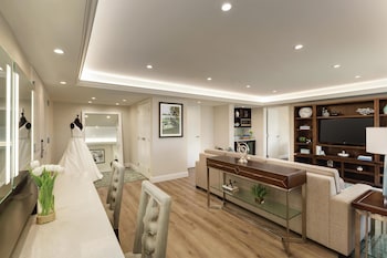 Suite, 1 King Bed (Bridal)