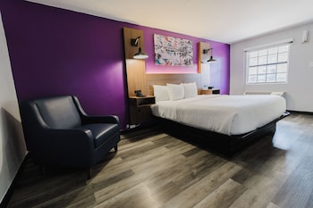 Deluxe Room, 1 King Bed, Non Smoking