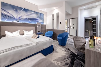 Executive Room, 1 Double Bed, Courtyard View