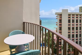 Club Room, 2 Double Beds, Partial Ocean View
