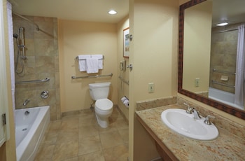 Room, 1 King Bed, Accessible Bathtub, Resort View
