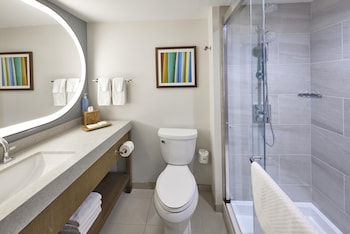 Room, 1 King Bed, Ocean View (Rainbow Tower, Renovated)