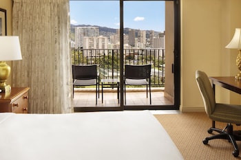Room, 1 King Bed, Accessible Bathtub, Resort View