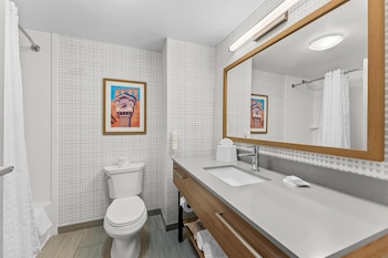 Room, 2 Queen Beds, Refrigerator & Microwave