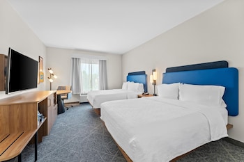 Room, 2 Queen Beds, Refrigerator & Microwave