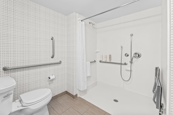 Room, 2 Queen Beds, Accessible, Non Smoking