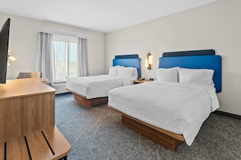 Room, 2 Queen Beds, Refrigerator & Microwave