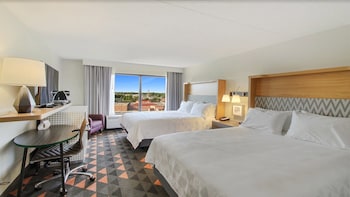 Standard Room, 2 Queen Beds, Lake View