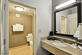 Room, 2 Queen Beds, Roll-in Shower