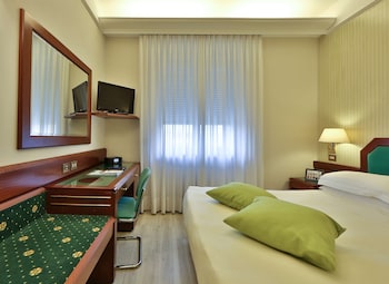 Standard Room, 1 Queen Bed