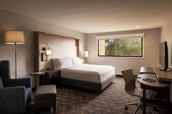 Standard Room, 1 King Bed (Top Floor)