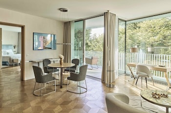 Premier Suite