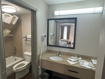 Standard Room, 1 Queen Bed