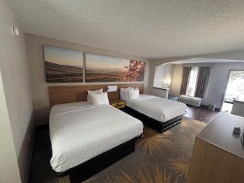 Room, Multiple Beds, Non Smoking