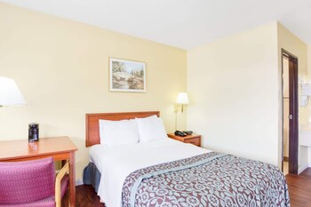 Queen Bedroom
