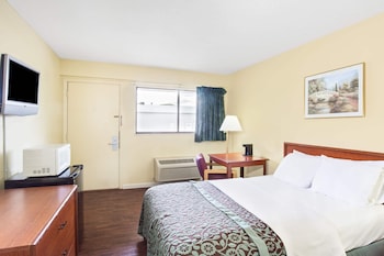 Queen Bedroom
