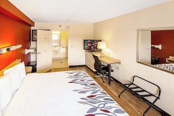 Business Room, 1 King Bed, Accessible (Smoke Free)