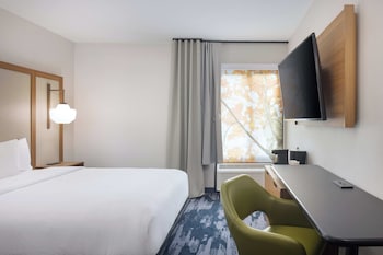 Room, 1 Queen Bed, Hearing Accessible (Mobility Accessible with Bathtub)