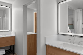 Suite, 1 King Bed with Sofa bed, Microwave, Corner (2 Rooms)