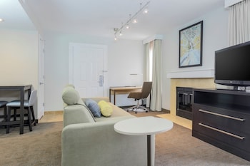 Studio, 1 King Bed with Sofa bed (Mobility/Hearing Access, Roll-In Shwr)