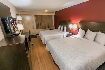 Deluxe Room, 2 Double Beds, Accessible (Smoke Free)