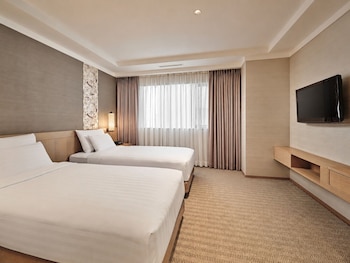 Room Randomly Assigned at Check-in (Double or Twin), No View, No Parking