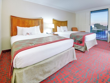 Standard Room, 2 Queen Beds, Non Smoking