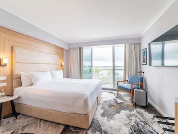 Junior Suite with Two Queen Beds, Bath and Bay View