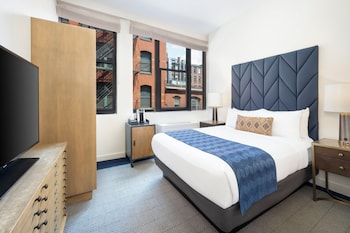 Standard Room, 1 Queen Bed