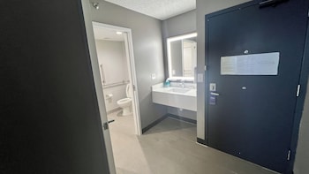 Room, 1 King Bed, Accessible, Non Smoking