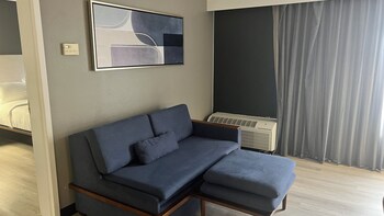 Suite, 2 Queen Beds, Non Smoking