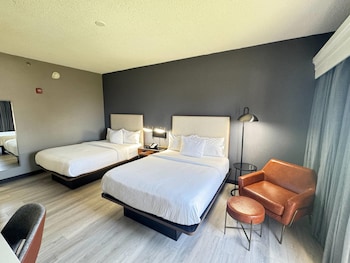 Standard Room, 2 Queen Beds, Non Smoking