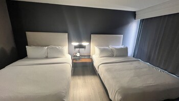 Suite, 2 Queen Beds, Non Smoking