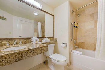 Standard Room, 1 King Bed, Non Smoking, Refrigerator