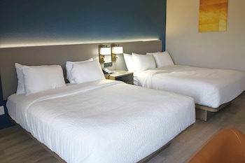 Standard Room, 2 Queen Beds, Non Smoking