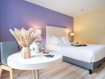 Superior Room, 1 Double Bed, Pool View