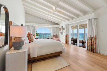 Junior Suite, 1 King Bed, Oceanfront (Corner)