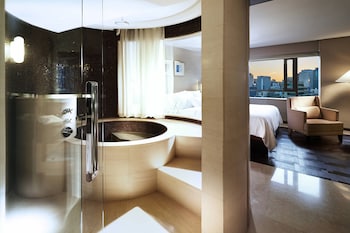 Premium Suite, 1 King Bed