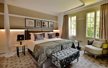 Batoka Suite (King bed) View of Victora Falls