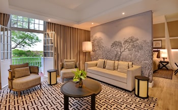 Deluxe Suite (King bed)