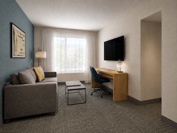 Suite, Multiple Beds (1 Bedroom High Floor)