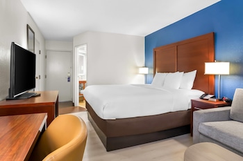 1 King Bed, Nonsmoking, Upgrade