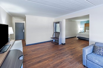 Suite, 1 King Bed