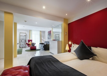 Exclusive Suite, 1 King Bed with Sofa bed, Kitchenette