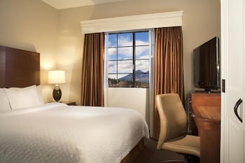 Premium Suite, 1 King Bed, Accessible, Microwave (Mobility & Hearing)