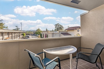 Standard Room, 1 Queen Bed, Non Smoking, Microwave