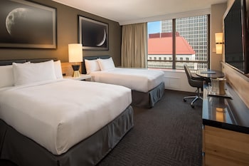 Room, 2 Double Beds, Bathtub, City View